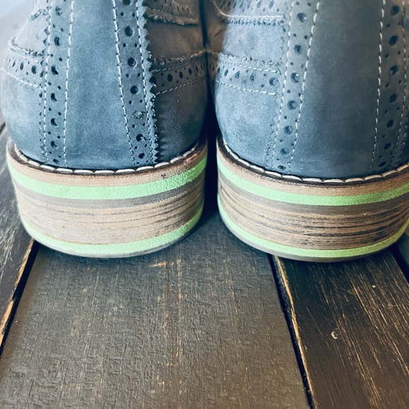 Men’s J.D. Fisk Suede Shoes - Picture 3 of 4